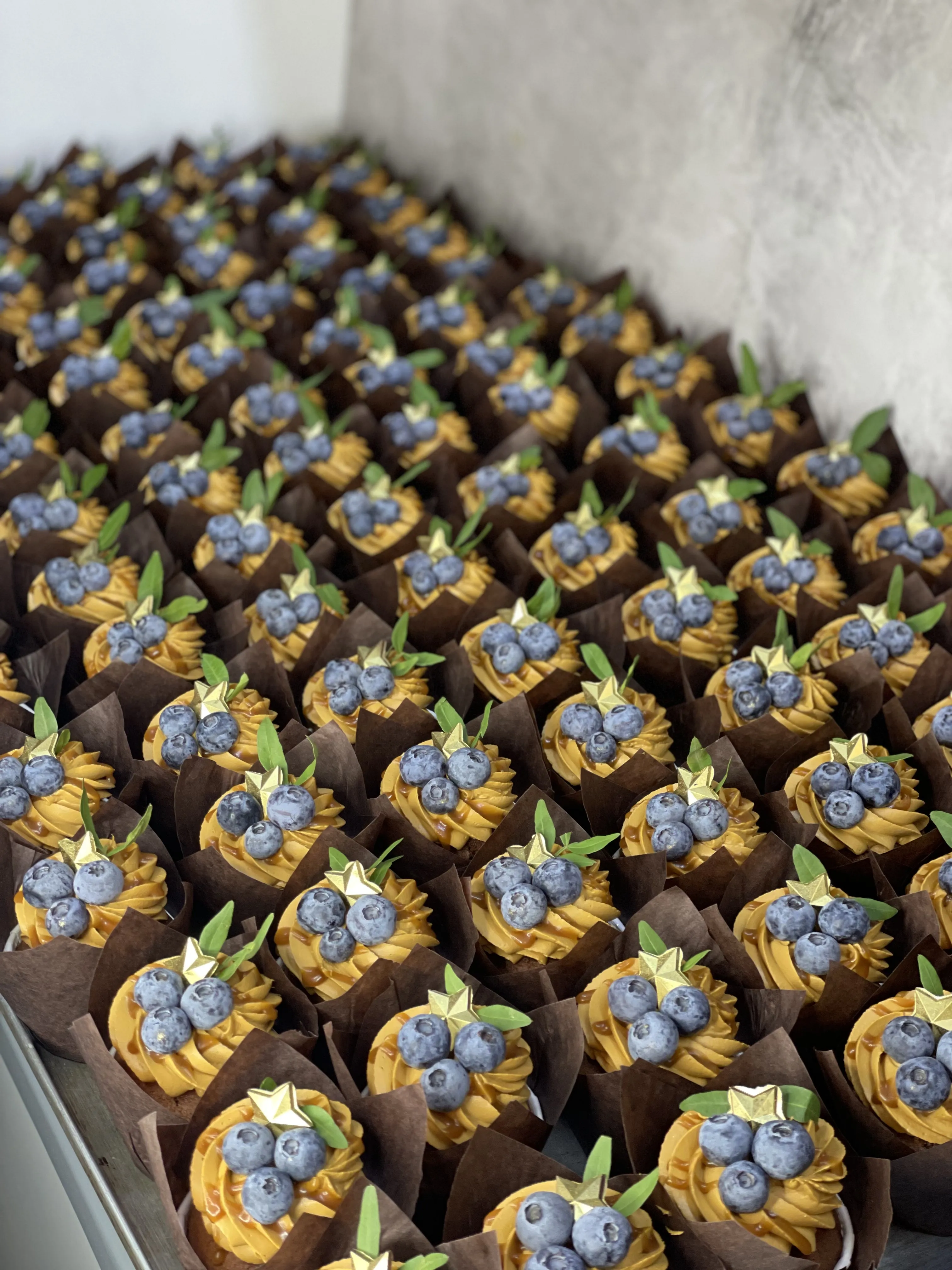 «Сникерс» капкейки